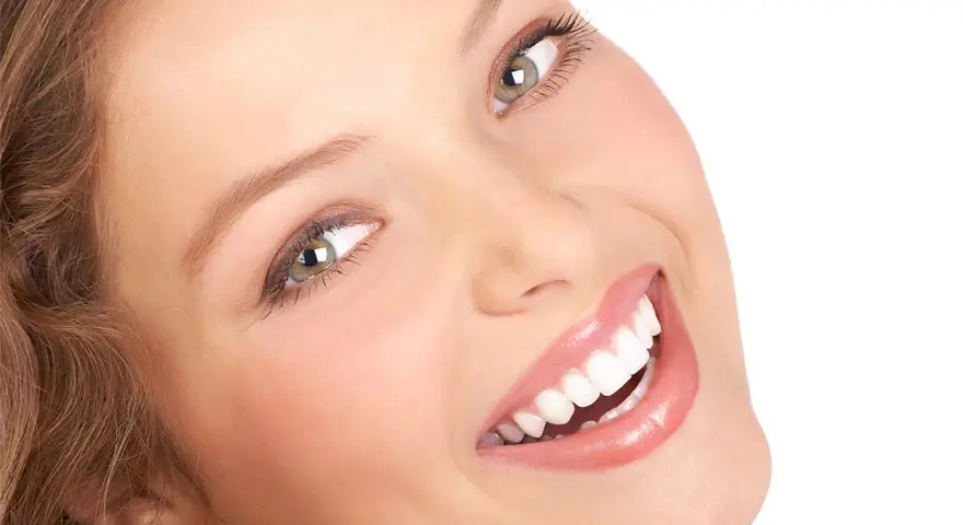 سفید-کردن-دندان-به-روش-خانگی-و-دندان-پزشکی