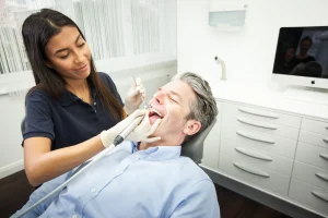 هزینه آزمایش قبل از ایمپلنت دندان چقدر است؟